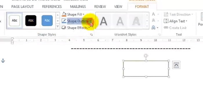 Chọn Format > Chọn Shape Outline > và chọn màu sắc